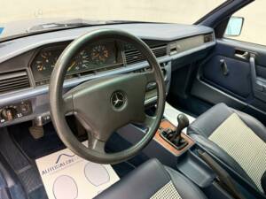 Image 6/28 of Mercedes-Benz C 180 (1994)