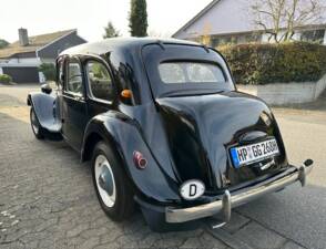 Image 2/5 de Citroën Traction Avant 11 Familiale (1957)