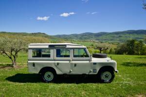 Image 3/14 of Land Rover 109 (1971)
