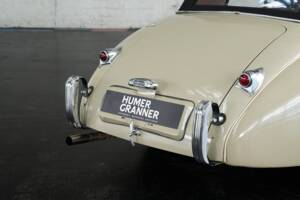Image 26/50 de Jaguar XK 120 DHC (1953)
