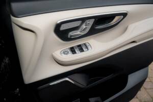 Bild 49/50 von Mercedes-Benz V 220 D (2021)