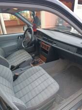 Image 4/6 of Mercedes-Benz 190 E 1.8 (1992)