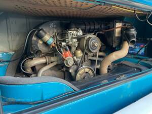 Bild 18/47 von Volkswagen T2b Kleinbus (1977)