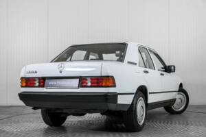 Image 42/50 de Mercedes-Benz 190 D (1986)