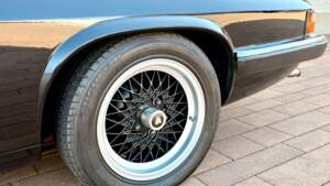 Image 9/17 of Jaguar XJS 5.3 V12 (1985)