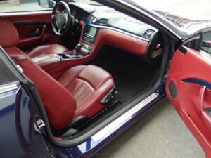 Image 62/99 of Maserati GranTurismo 4.2 (2008)