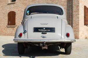 Image 8/50 of Morris Minor 1000 (1958)