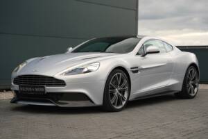 Image 11/50 of Aston Martin Vanquish (2014)