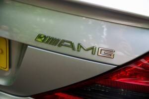 Image 13/23 de Mercedes-Benz SL 55 AMG (2007)