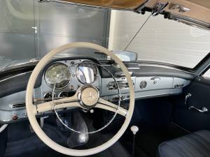 Image 14/20 of Mercedes-Benz 190 SL (1957)