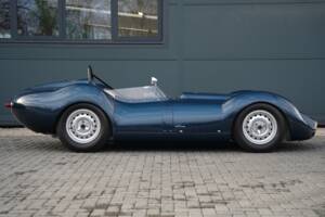 Image 3/50 of Lister Knobbly (1958)