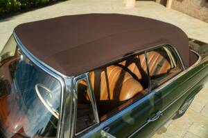 Image 39/50 of Mercedes-Benz 220 SE b (1964)