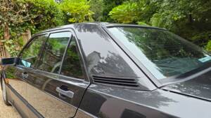 Imagen 41/69 de Mercedes-Benz 190 E 2.3-16 (1985)