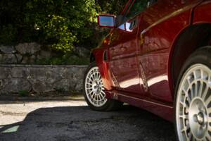 Image 4/63 of Lancia Delta HF Integrale Evoluzione II (1994)
