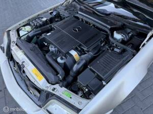 Image 28/35 of Mercedes-Benz 500 SL (1993)