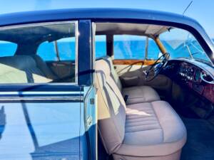 Image 40/46 of Bentley S 2 (1961)