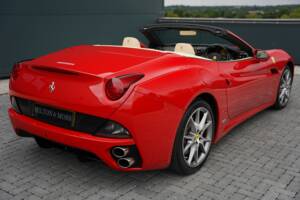 Image 31/50 of Ferrari California (2010)