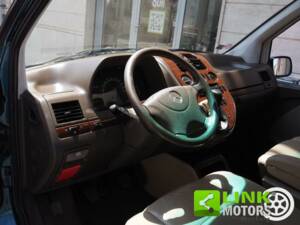 Bild 4/10 von Mercedes-Benz V 220 CDI (1999)