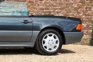 Image 21/50 of Mercedes-Benz 500 SL (1992)