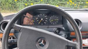 Afbeelding 9/25 van Mercedes-Benz 230 E (1984)