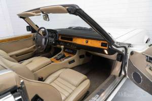 Immagine 12/19 di Jaguar XJS 5.3 V12 (1991)