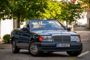 Obraz 35/50 pojazdu Mercedes-Benz 300 CE-24 (1992)