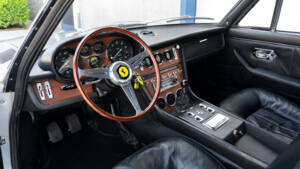 Image 26/69 de Ferrari 365 GT 2+2 (1969)
