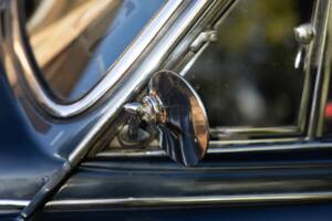 Image 25/50 de Jaguar Mk II 3.8 (1966)