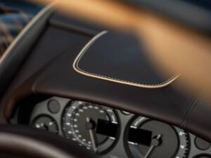 Bild 51/79 von Aston Martin DB 9 GT Volante (2017)