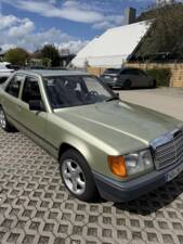 Bild 2/19 von Mercedes-Benz 200 D (1984)