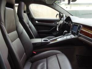 Bild 42/98 von Porsche Panamera Turbo (2009)