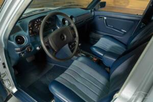 Bild 2/8 von Mercedes-Benz 250 (1978)