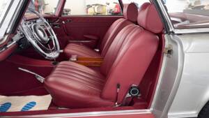 Image 9/24 of Mercedes-Benz 280 SL (1968)