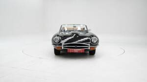 Image 8/15 of Jaguar E-Type (1969)