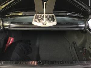 Image 13/13 of BMW 320is (1990)
