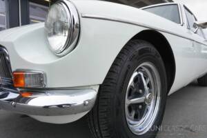 Image 17/54 de MG MGB GT (1974)