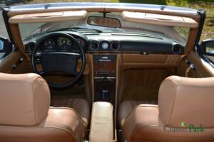 Image 43/50 of Mercedes-Benz 560 SL (1987)