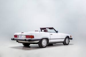 Image 21/48 of Mercedes-Benz 560 SL (1988)