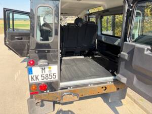 Bild 8/9 von Land Rover Defender 110 (2015)