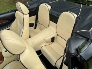 Image 19/30 de Aston Martin DB 7 Vantage Volante (2003)