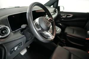 Image 35/35 of Mercedes-Benz V 300 d 4MATIC (2025)