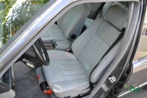Afbeelding 20/44 van Mercedes-Benz E 280 T (1994)