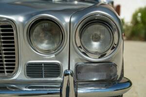 Image 21/50 of Jaguar XJ 6 4.2 (1970)