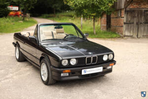 Bild 2/83 von BMW 325i (1990)