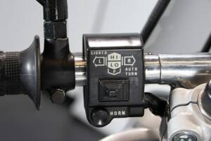 Image 44/50 de Suzuki GSX 750S Katana (1982)