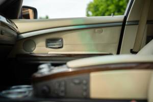 Image 29/50 de BMW 745d (2005)