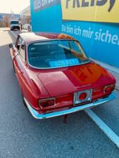 Afbeelding 3/53 van Alfa Romeo Giulia 1600 Sprint GT Veloce (1967)