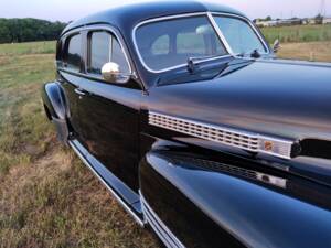 Image 23/50 of Cadillac 61 Sedan (1941)