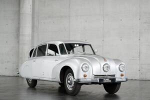 Image 28/50 of Tatra T 87 (1949)