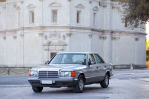 Afbeelding 15/73 van Mercedes-Benz 380 SE (1984)